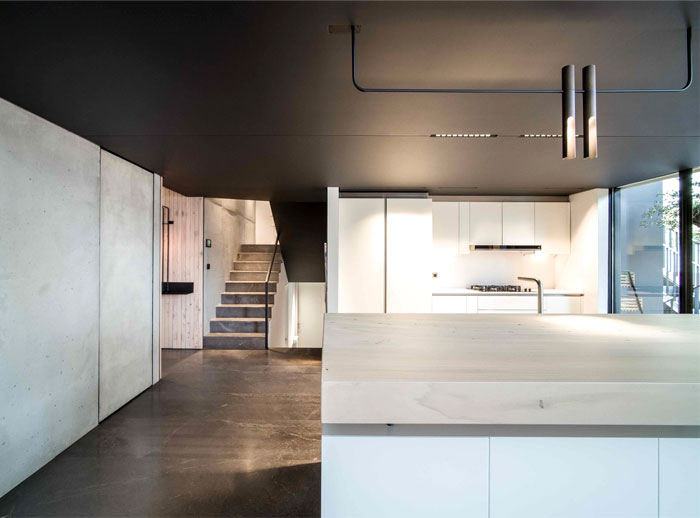 Минималистичный декор дома в Джунии, Ливан, с натуральной цветовой палитрой