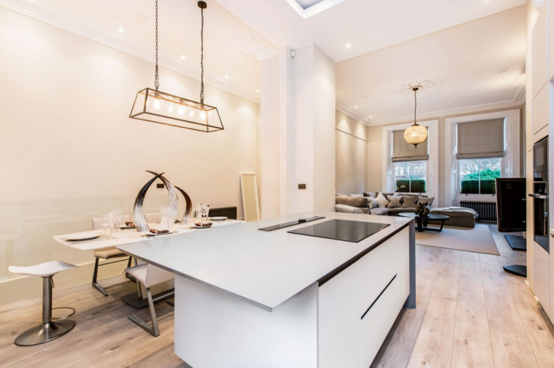 Отремонтированный викторианский дом в районе Кенсингтон в Лондоне