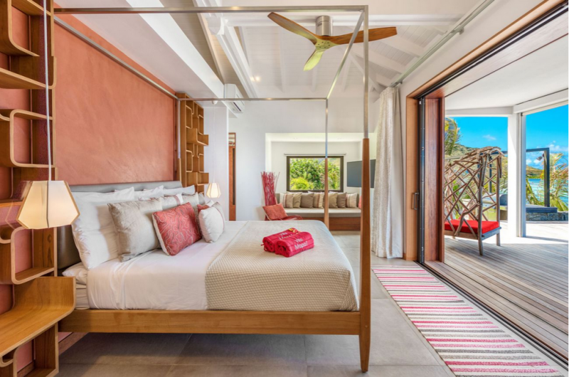 Впечатляющая вилла на берегу океана на острове Сен-Мартен Впечатляющая вилла на берегу океана на острове Сен-Мартен