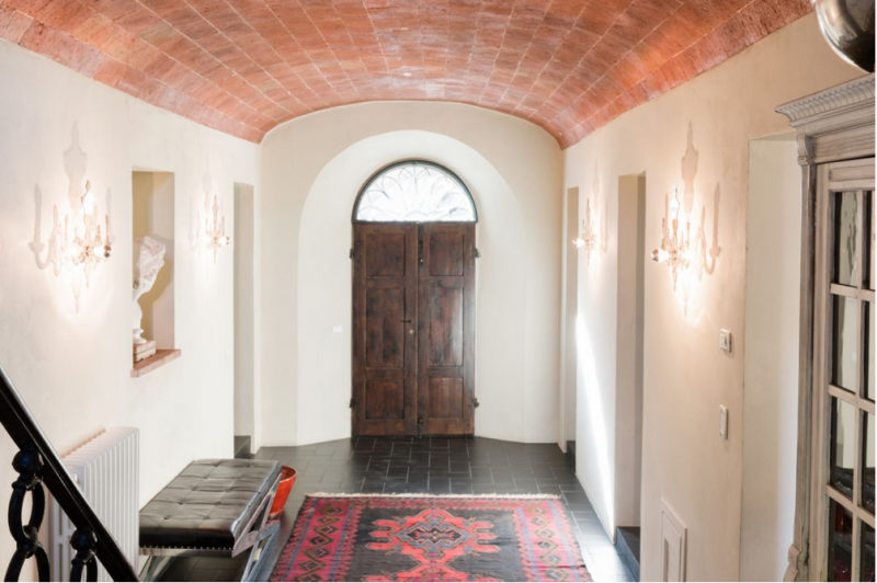 Старинное палаццо в Тоскане, Италия Старинное палаццо в Тоскане, Италия