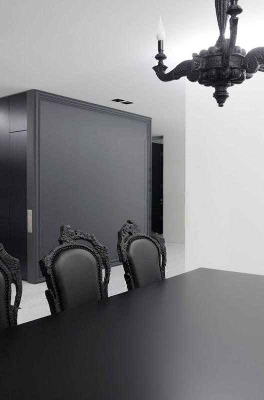 Готический магнетизм в интерьере стильной минималистской квартиры Готический магнетизм в интерьере стильной минималистской квартиры