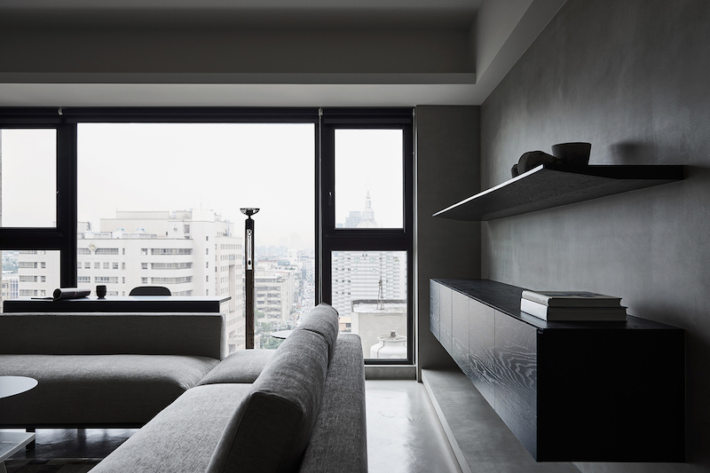 Современная квартира со сдержанным и сбалансированным интерьером Современная квартира со сдержанным и сбалансированным интерьером