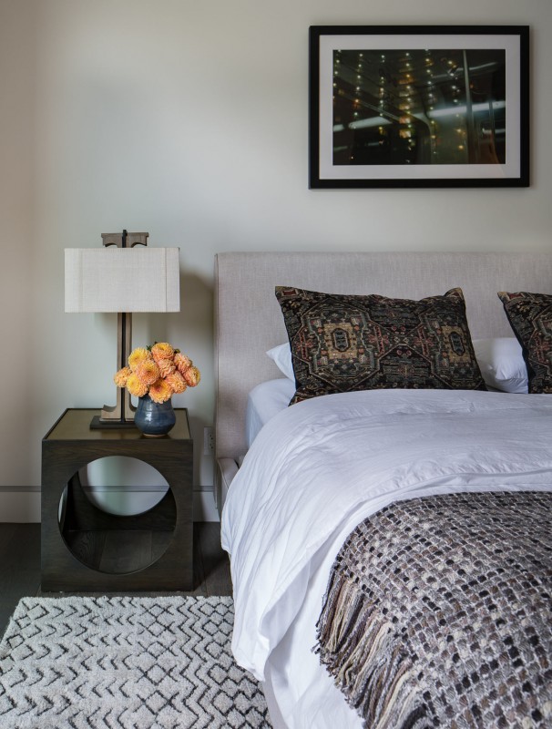 Нейтральная палитра мягких тонов и фактур в интерьере резиденции в Санта-Монике, Калифорния