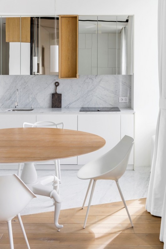 Светлые функциональные минималистские апартаменты