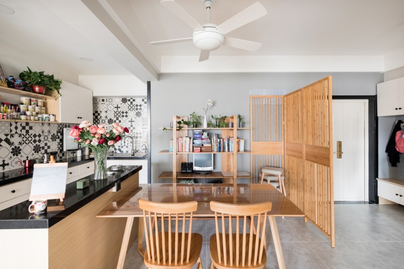 Апартаменты, оформленные в теплых тонах в городе Сиань, Китай