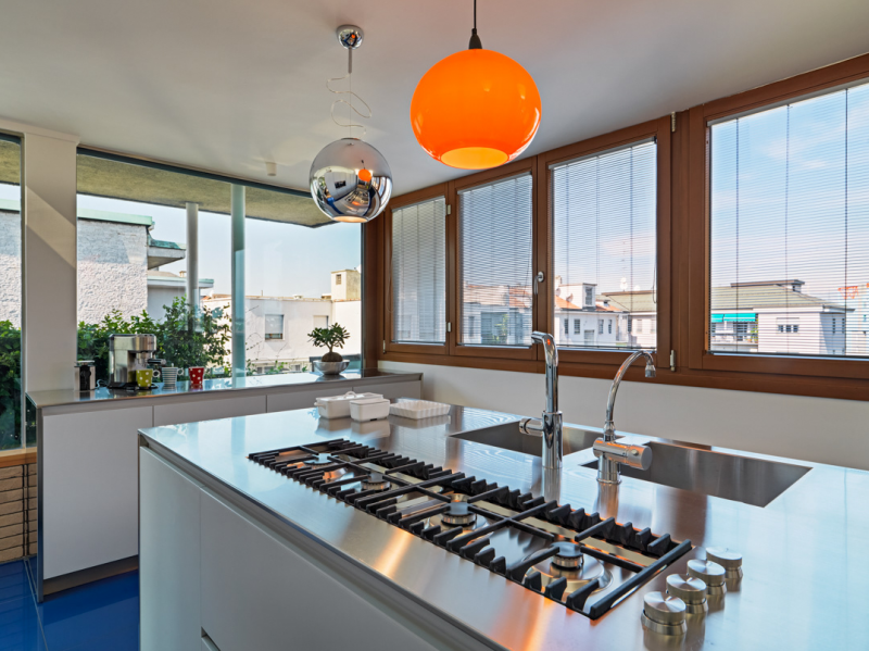 Яркие акцентные стены в интерьере пентхауса Яркие акцентные стены в интерьере пентхауса