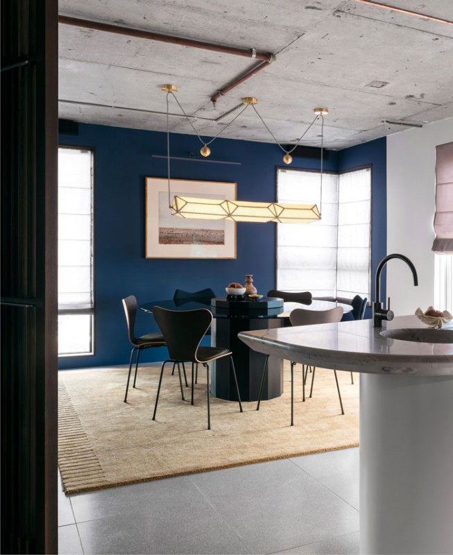 Темные оттенки в интерьере квартиры в Сиднее Темные оттенки в интерьере квартиры в Сиднее