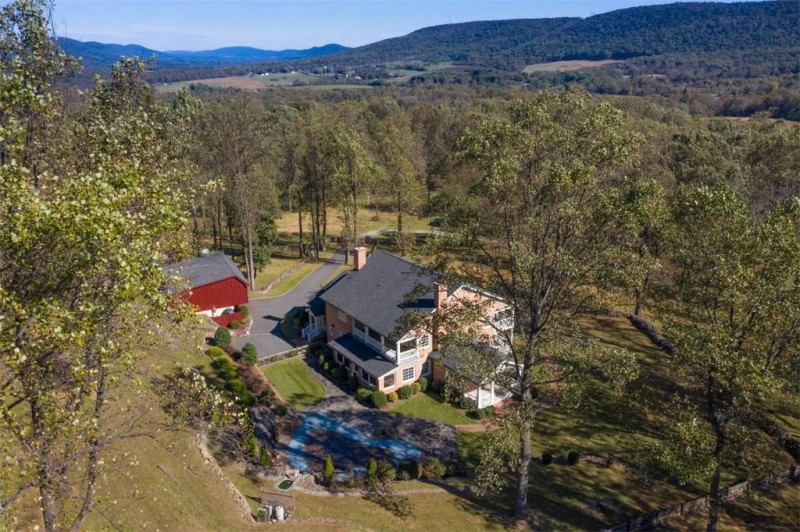 Хорошо обустроенный особняк в Перселлвилле, Вирджиния