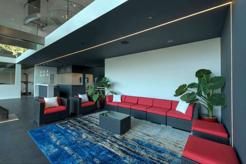 Роскошная резиденция, расположенная в Лос-Альтосе, штат Калифорния Роскошная резиденция, расположенная в Лос-Альтосе, штат Калифорния