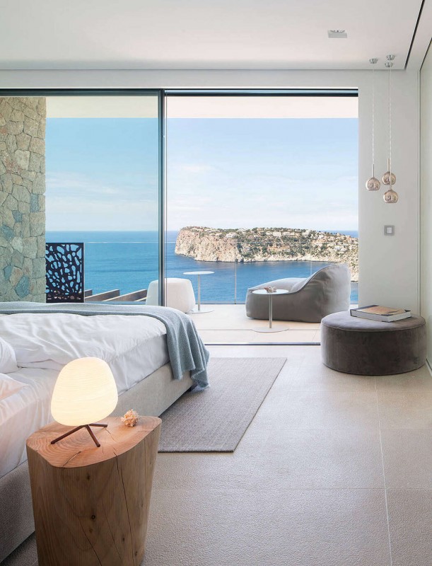 Вилла на берегу моря, расположенная на испанских Балеарских островах