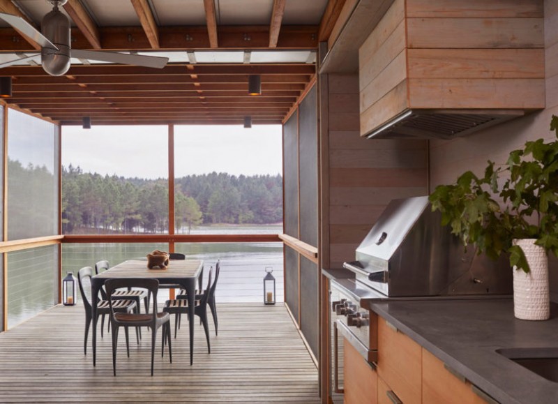 Дом на берегу озера в селе Тейлор, Миссисипи