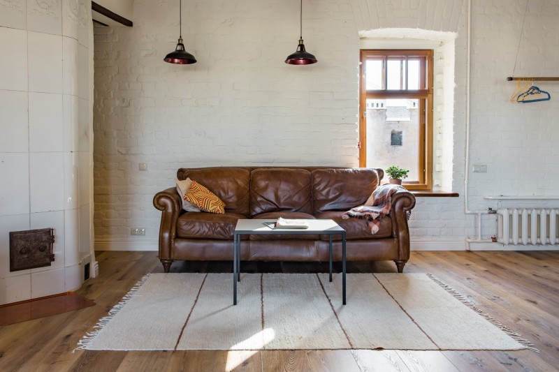 Интерьер уютной стильной мансарды