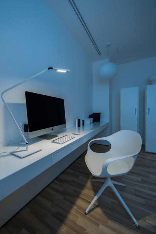 Минималистичный дизайн интерьера с акцентом на модульность и функциональность