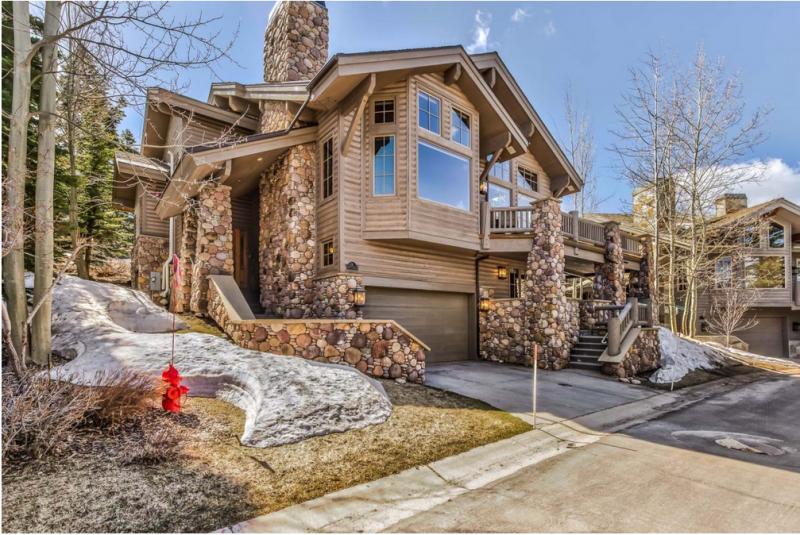 Сводчатое современное шале в штате Юта Сводчатое современное шале в штате Юта