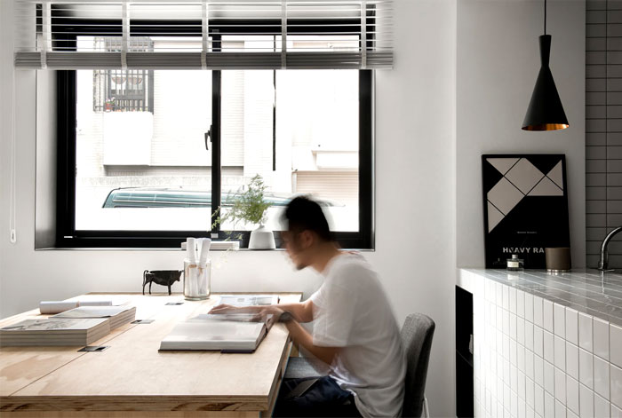 Уютный дом для семьи и рабочий офис в одном пространстве