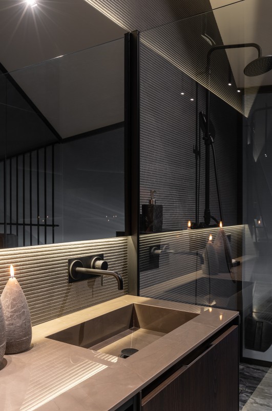 Двухуровневый пентхаус в стиле "брутализм" Двухуровневый пентхаус в стиле "брутализм"