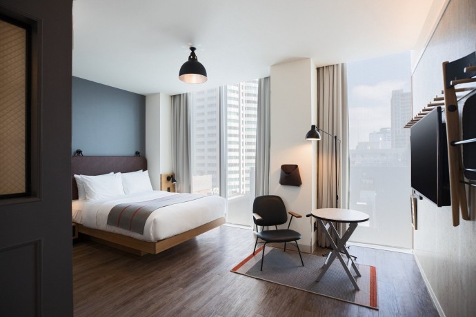 Гостиница Moxy Osaka Honmachi в Осаке, Япония