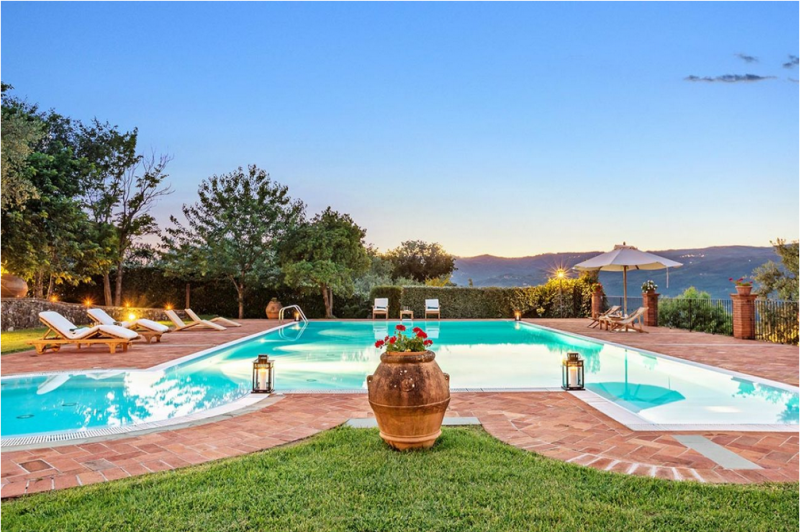 Вилла в Альбанских горах в Италии