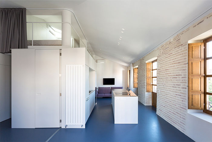 Интерьер минималистского лофта в Валенсии, Испания