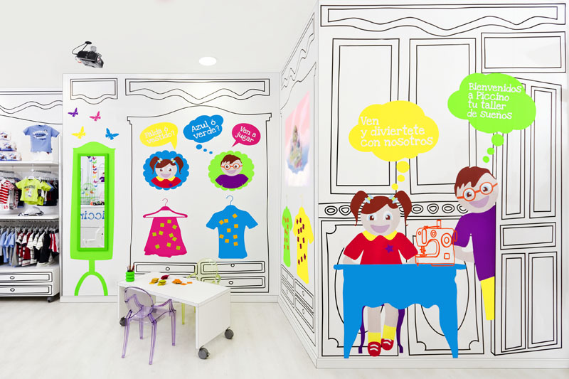 Магазинчик детской одежды в Валенсии, Испания Магазинчик детской одежды в Валенсии, Испания