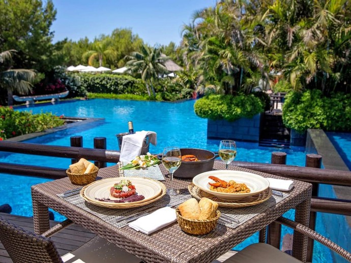 Спа-отель ASIA GARDENS 5* на склоне горы Сьерра-Кортина в Аликанте, Испания Спа-отель ASIA GARDENS 5* на склоне горы Сьерра-Кортина в Аликанте, Испания