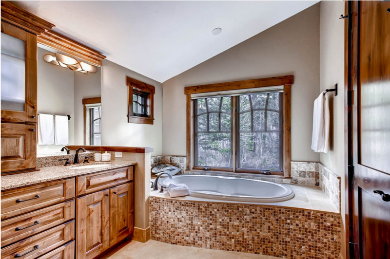 Бревенчатый дом в Брекенридже, Колорадо Бревенчатый дом в Брекенридже, Колорадо