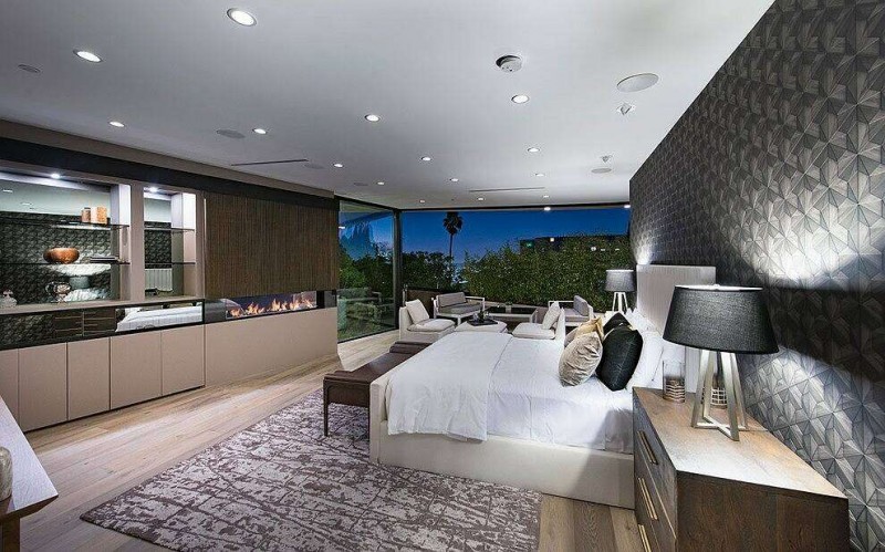 Роскошная современная резиденция, расположенная в Лос-Анджелесе