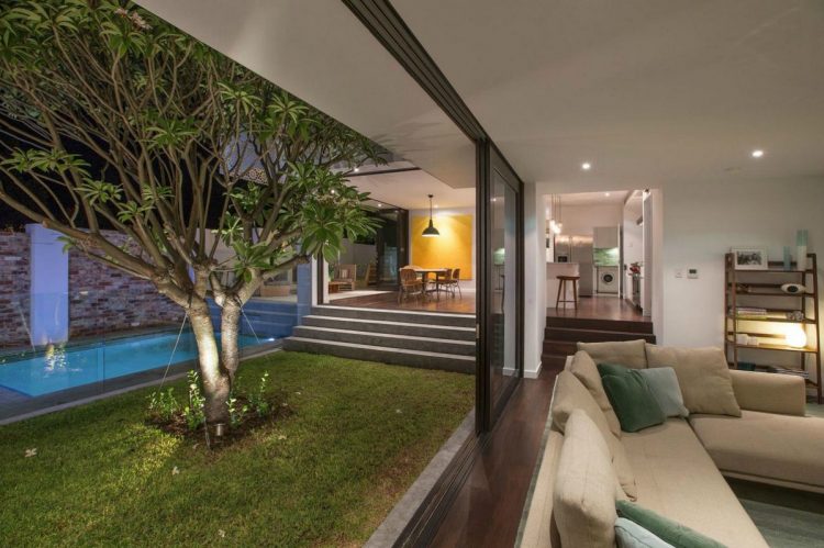 Столетний дом с современными пристройками в Куэрнавака, Мексика