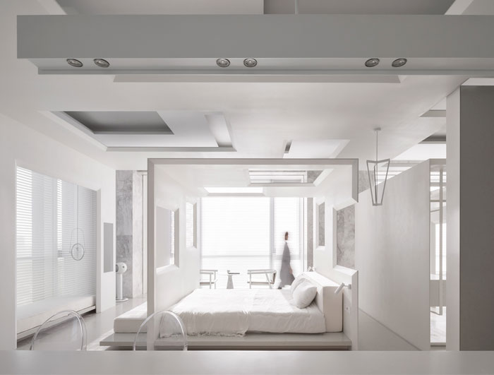 Белоснежный интерьер просторной студии