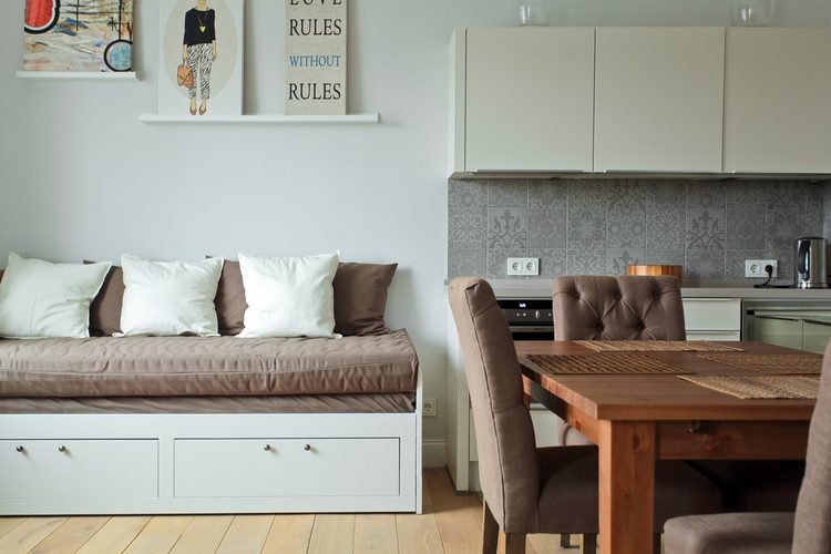 Трехкомнатные апартаменты со светлыми яркими элементами скандинавского стиля Трехкомнатные апартаменты со светлыми яркими элементами скандинавского стиля