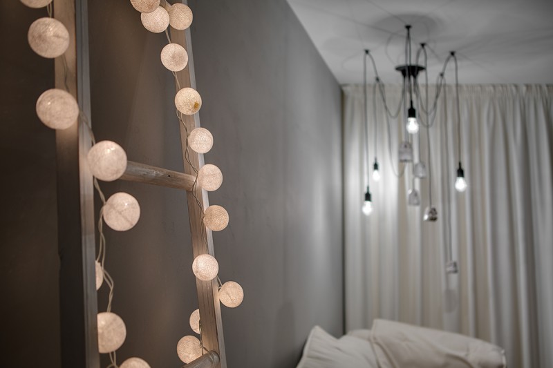 Белоснежный интерьер двухуровневой квартиры