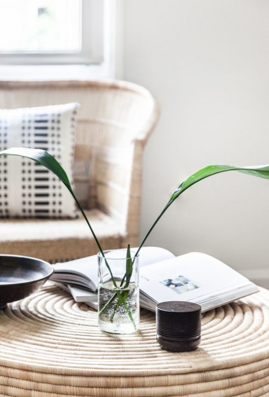 Плетеная мебель и элементы декора в интерьере афинской квартиры Плетеная мебель и элементы декора в интерьере афинской квартиры