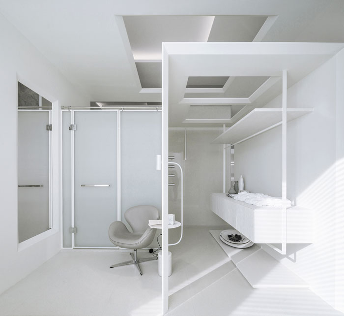 Белоснежный интерьер просторной студии