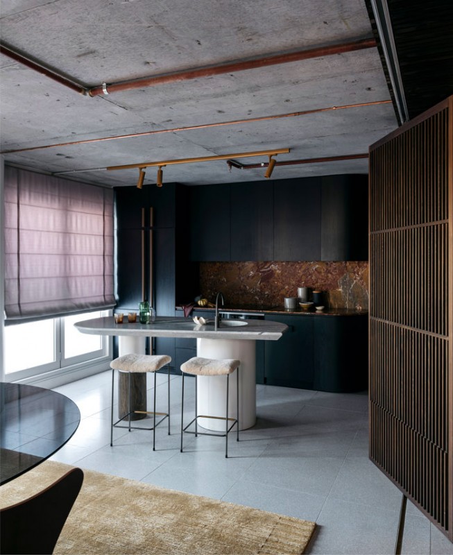 Темные оттенки в интерьере квартиры в Сиднее Темные оттенки в интерьере квартиры в Сиднее