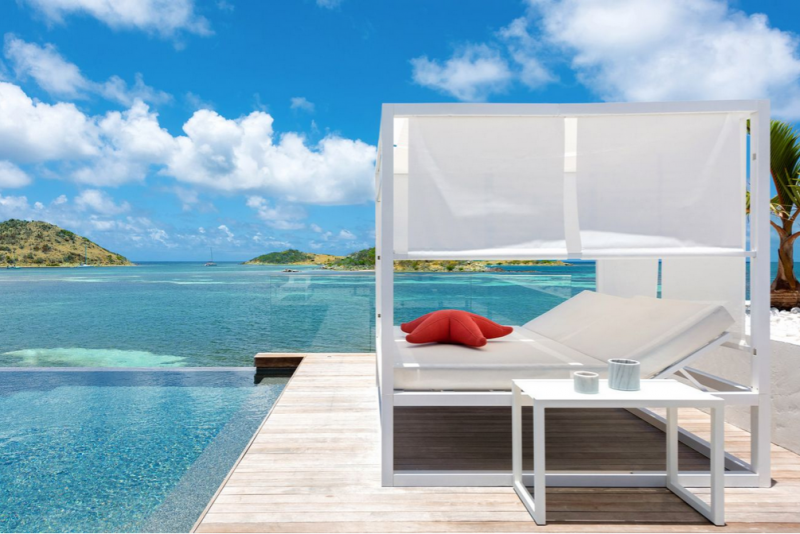 Впечатляющая вилла на берегу океана на острове Сен-Мартен Впечатляющая вилла на берегу океана на острове Сен-Мартен