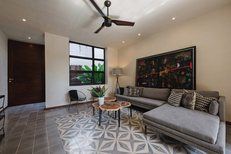 Использование камня и мозаики в декоре двора и дома в Мексике