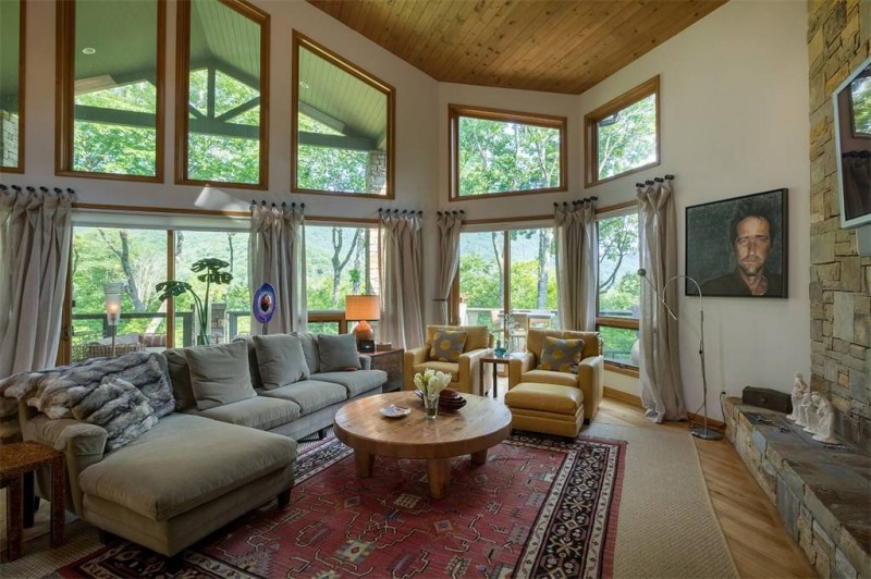 Особняк с красивым видом на горы в Северной Каролине Особняк с красивым видом на горы в Северной Каролине