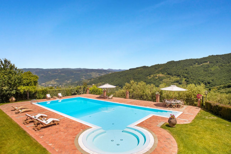 Вилла в Альбанских горах в Италии