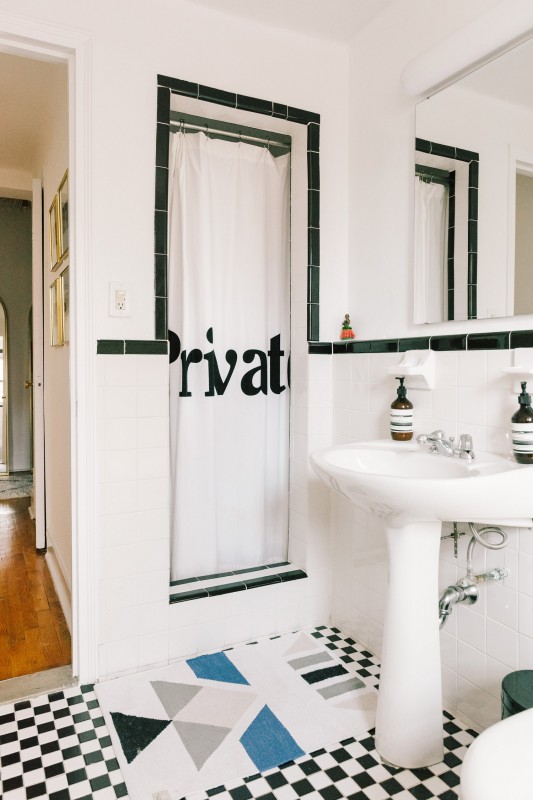 Интерьер просторной светлой квартиры в Челси, Нью-Йорк Интерьер просторной светлой квартиры в Челси, Нью-Йорк