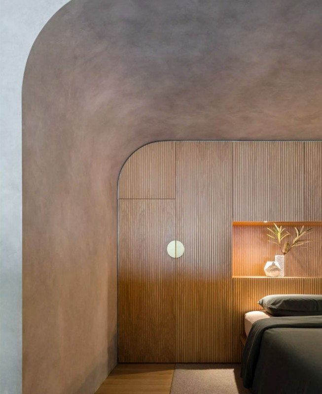 Интерьер стильного лофта с эстетикой брутализма