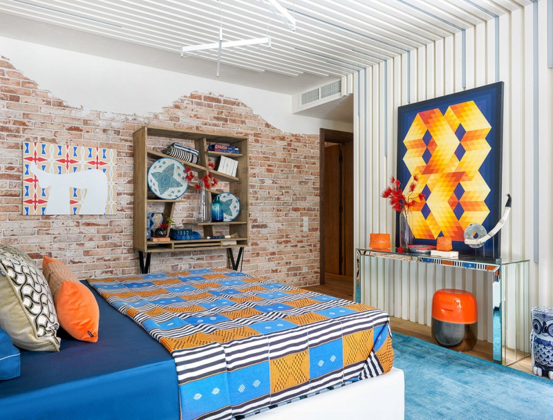 Красочный причудливый интерьер в таунхаусе Красочный причудливый интерьер в таунхаусе