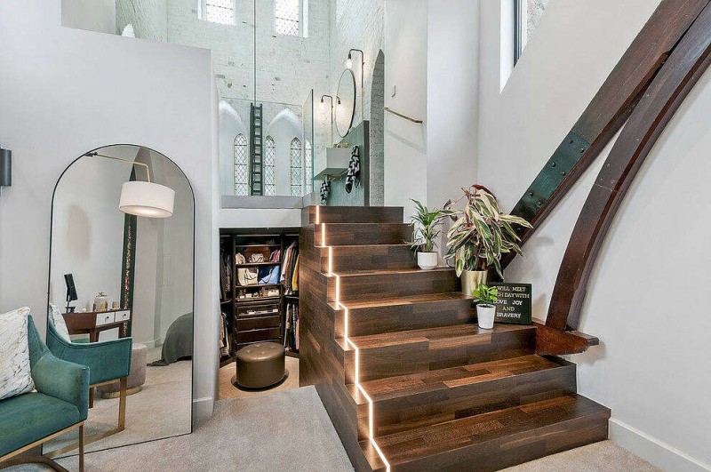 Средневековая церковь, преобразованная в частную резиденцию в Снодленде, Шотландия