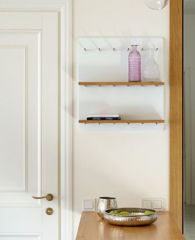 Комфортный, без лишних деталей интерьер светлых апартаментов