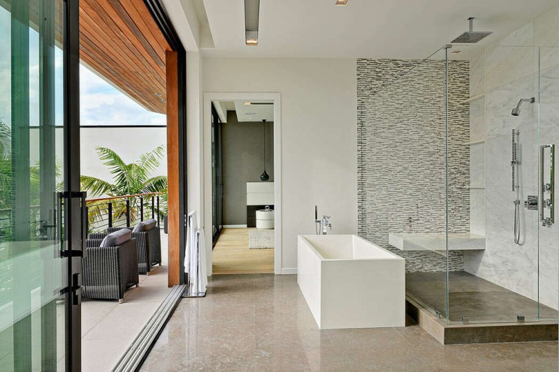 Двухэтажная резиденция на набережной в Майами-Бич