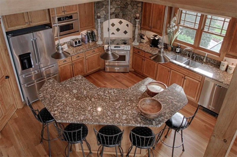 Особняк у озера в городе Батлер, Теннесси