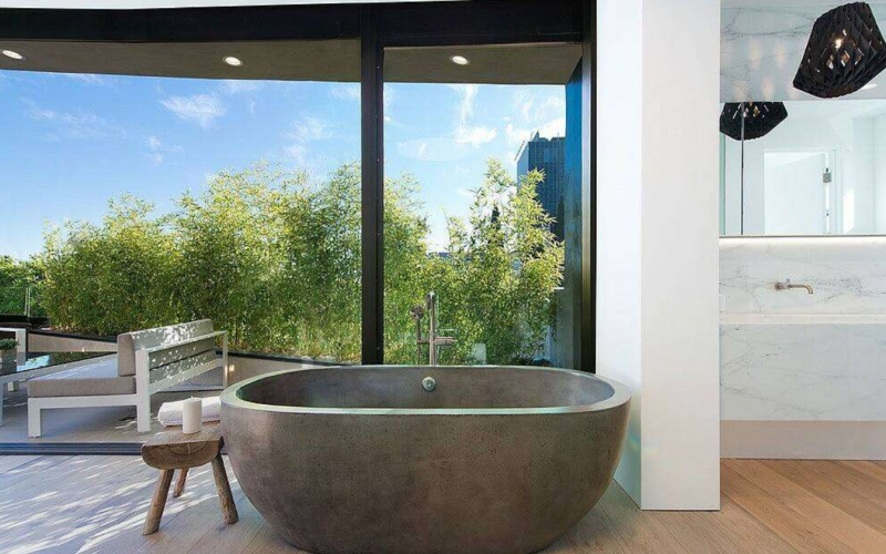 Роскошная современная резиденция, расположенная в Лос-Анджелесе