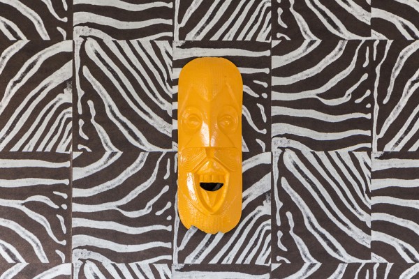 Смелое использование ярких цветов на вилле во Франции