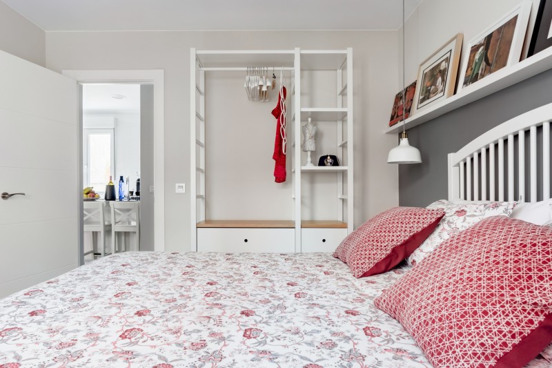 Уютные апартаменты в пепельных тонах в Хихоне, Испания