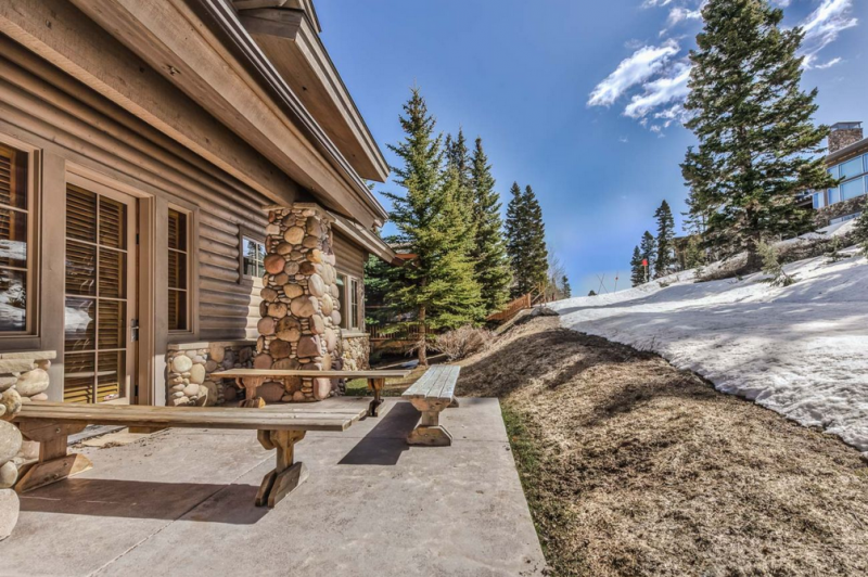 Сводчатое современное шале в штате Юта Сводчатое современное шале в штате Юта