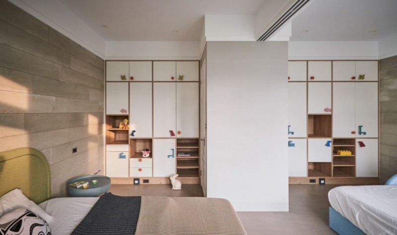 Сочетание классики и элементов индустриального стиля в тайваньской квартире